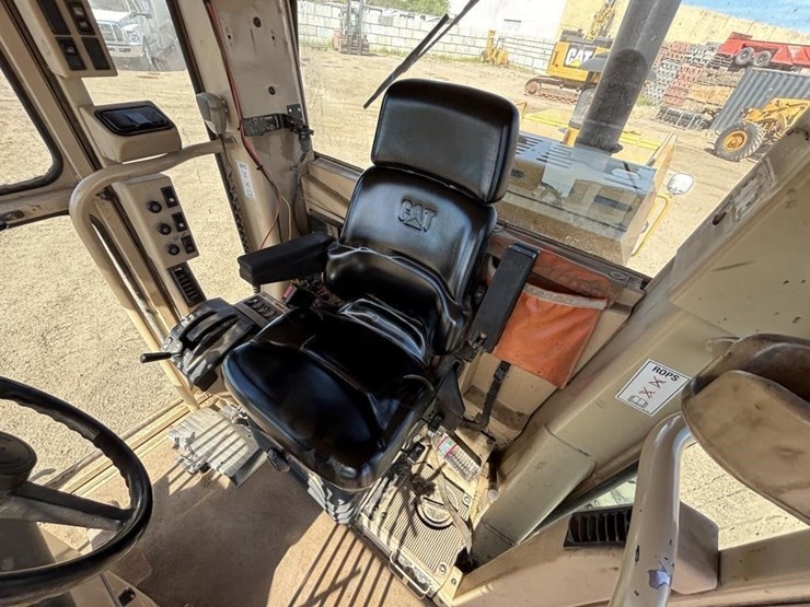 2006-caterpillar-143h-image-39