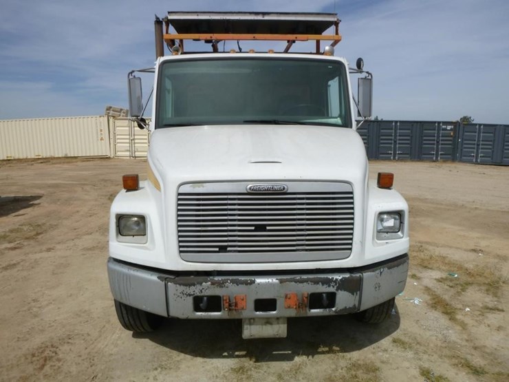 2001-freightliner-fl70-image-21