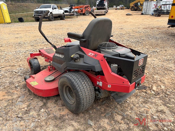 gravely-gtx-52-zero-turn-mower-image-3