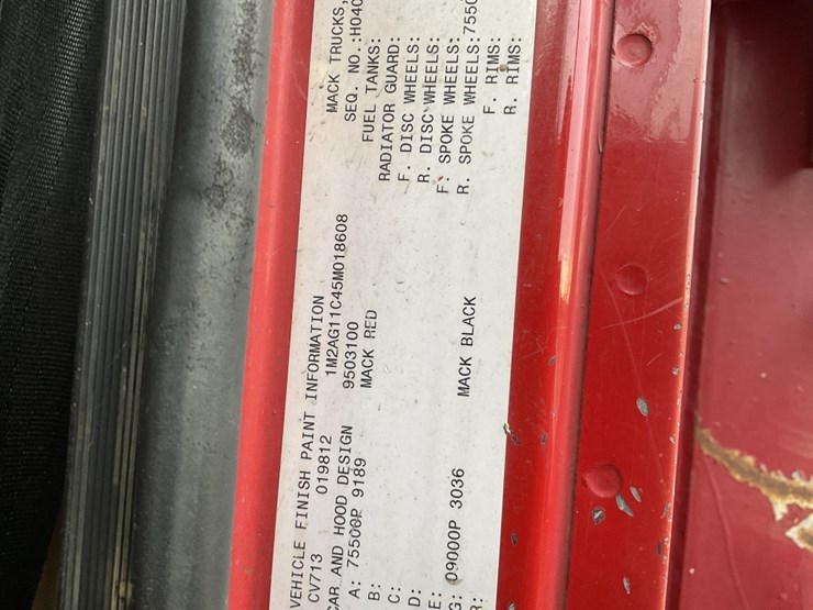 2019-bobcat-s70-image-10