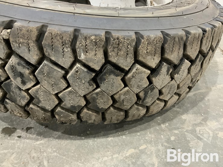 massey-ferguson-730-image-12