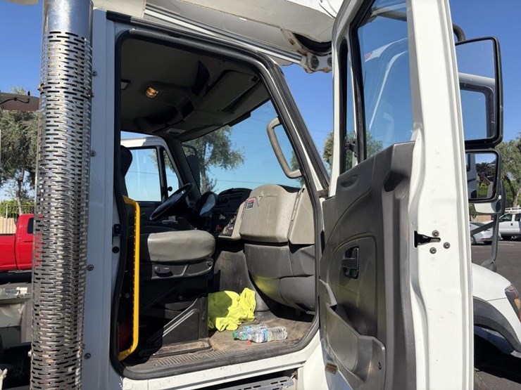 2012-international-workstar-7400-image-13