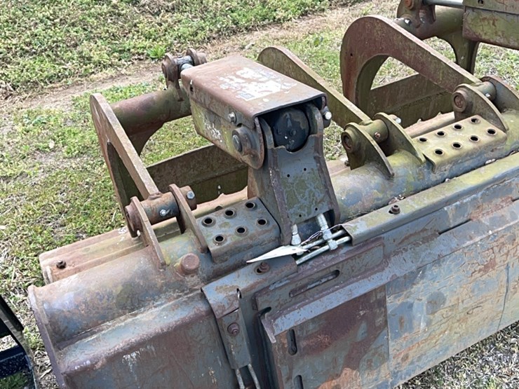 bobcat-industrial-skid-steer-grapple-bucket-6’-image-6