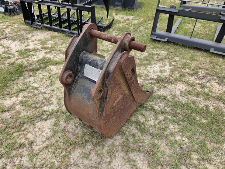 --18"-dirt-bucket-image-3