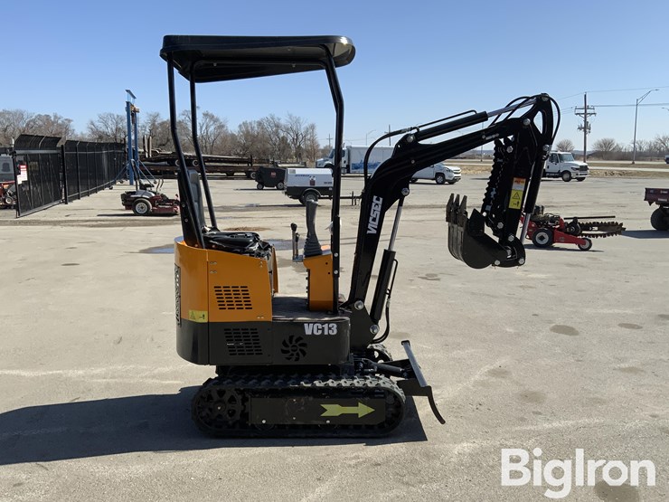 2025-massey-ferguson-730-image-4