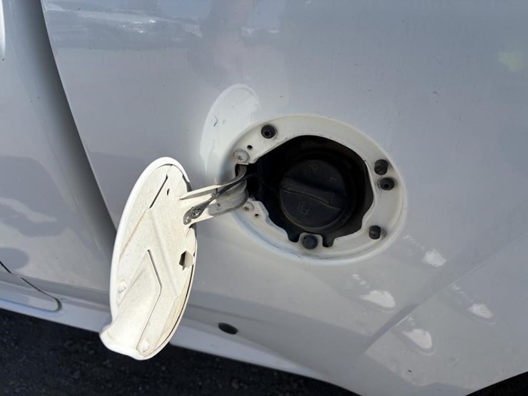 2011-chevrolet-colorado-image-32