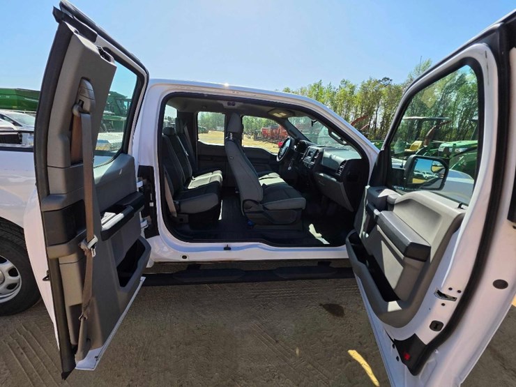 2019-ford-f150-xl-image-8