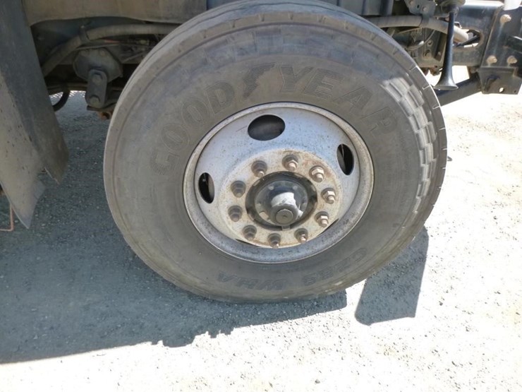 2009-international-7600-image-46