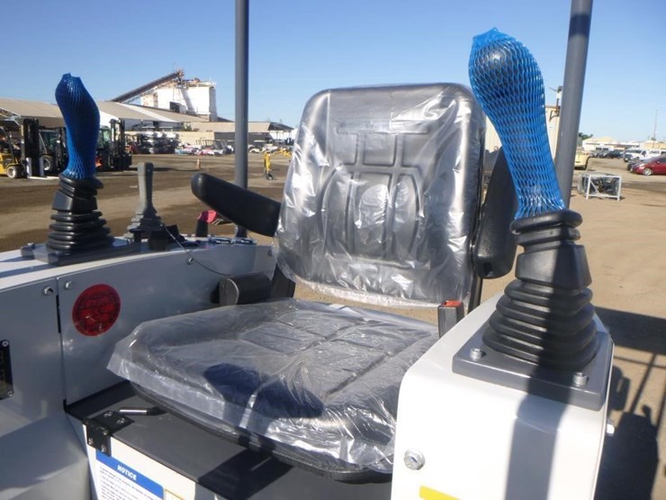 bttl-et15h-6-hydraulic-excavator-image-19