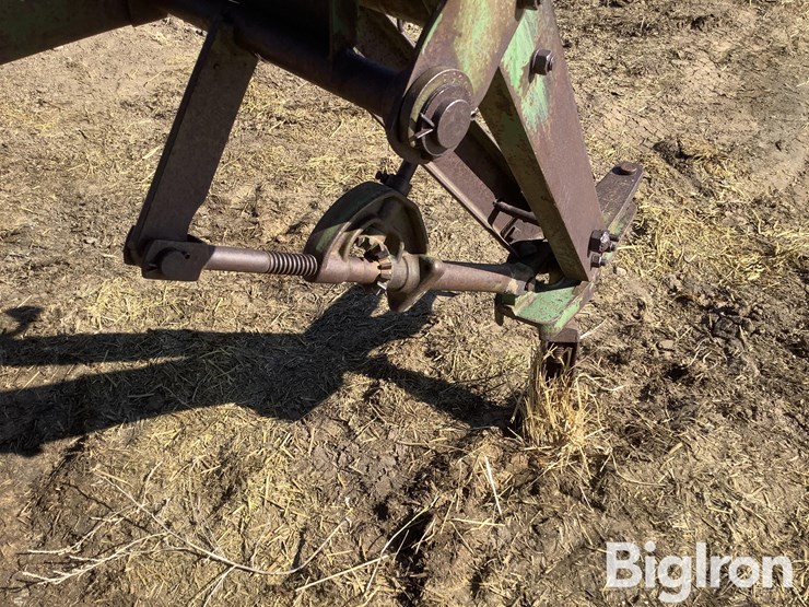 john-deere-lr2-pull-type-side-delivery-rake-image-14