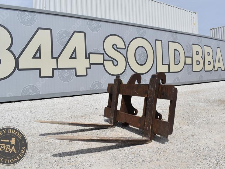 caterpillar-420e-image-1