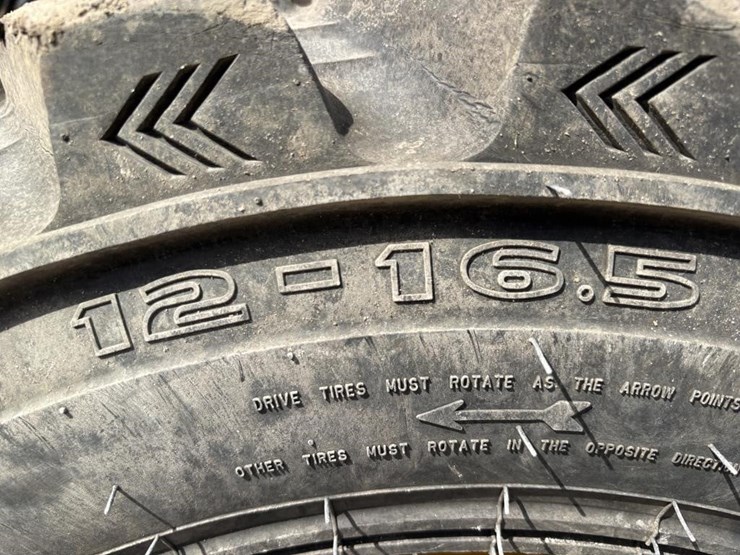 2019-deere-210lep-image-22