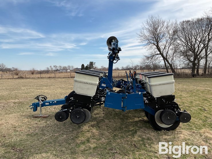 2019-kinze-3200-image-8