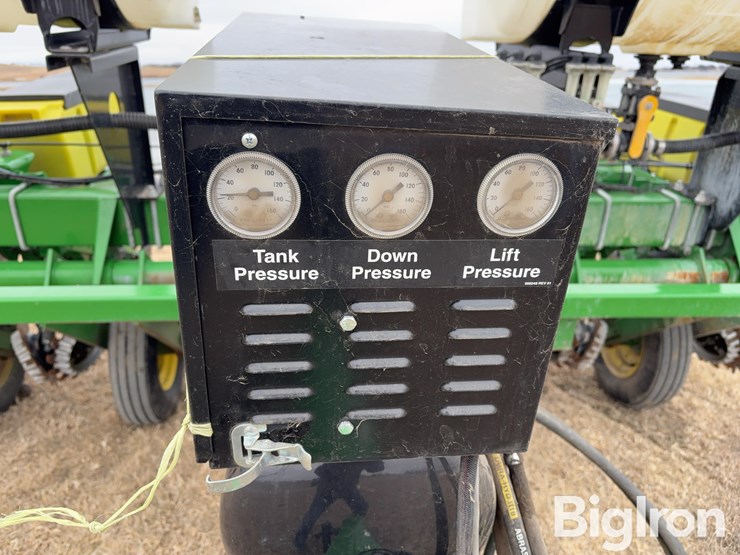 john-deere-7000-image-13