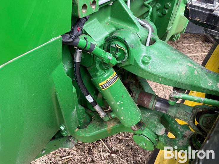 2011-john-deere-8310r-image-18