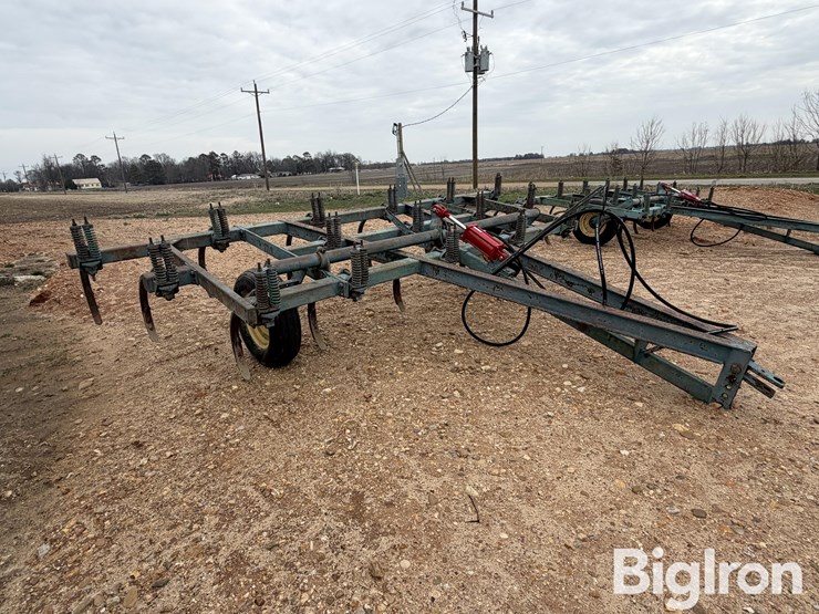 john-deere-100-image-3