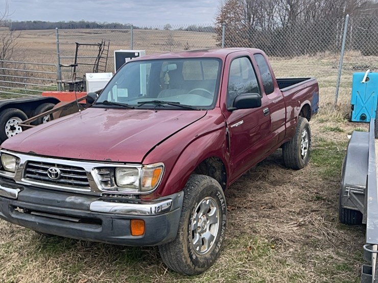 1995-toyota-tacoma-image-1
