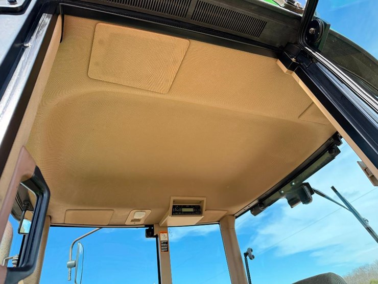 john-deere-7200-image-42