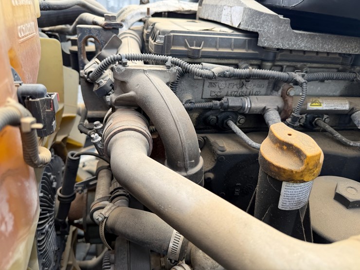 2018-freightliner-122sd-image-61