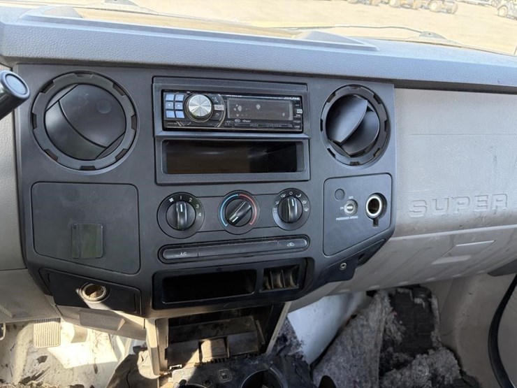 2008-ford-f250-image-16