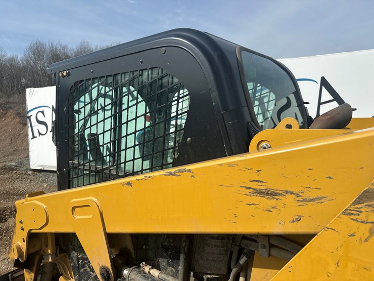 2017-caterpillar-239d-image-10