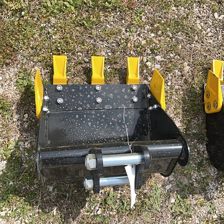 mini excavator bucket 15”