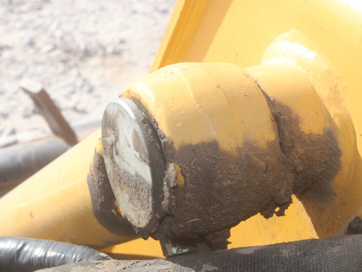 john-deere-325-image-41