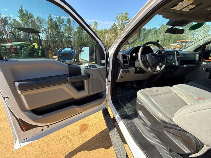 2019-ford-f150-xl-image-14