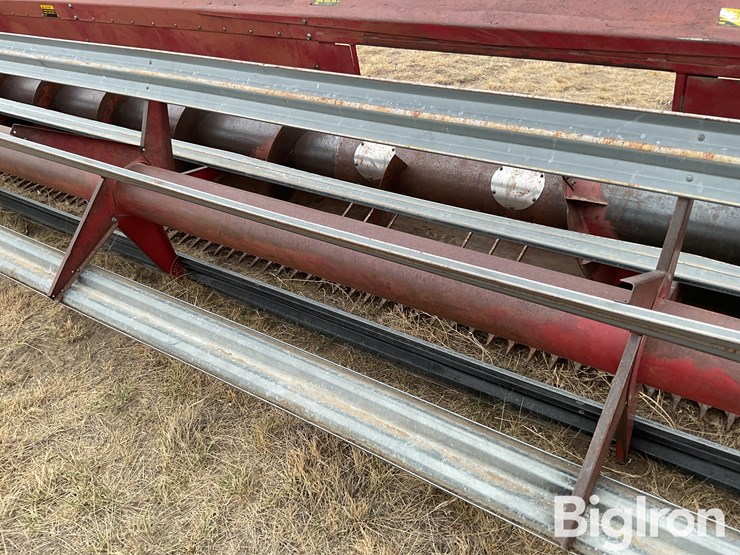 international-810-image-14