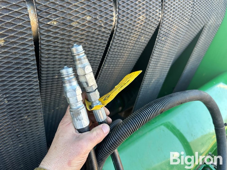 2012-john-deere-568-image-19