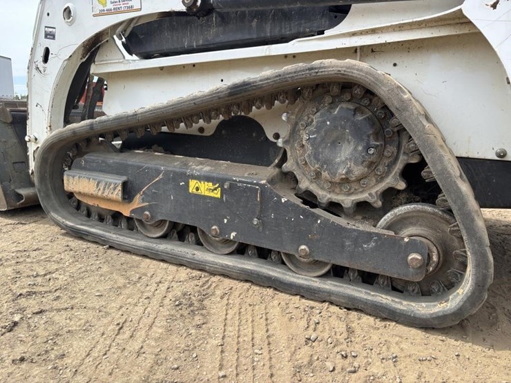 2021-bobcat-t450-image-15