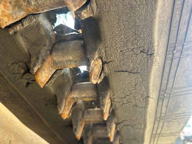 2017-caterpillar-239d-image-61