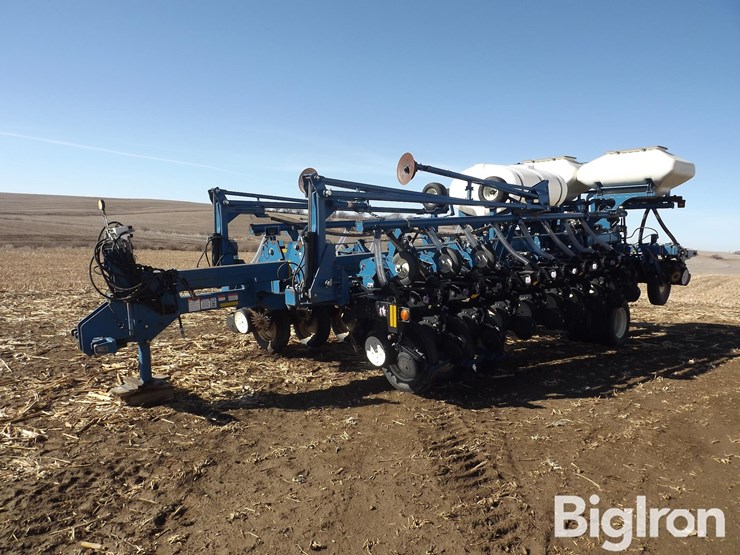 kinze-3800-image-1