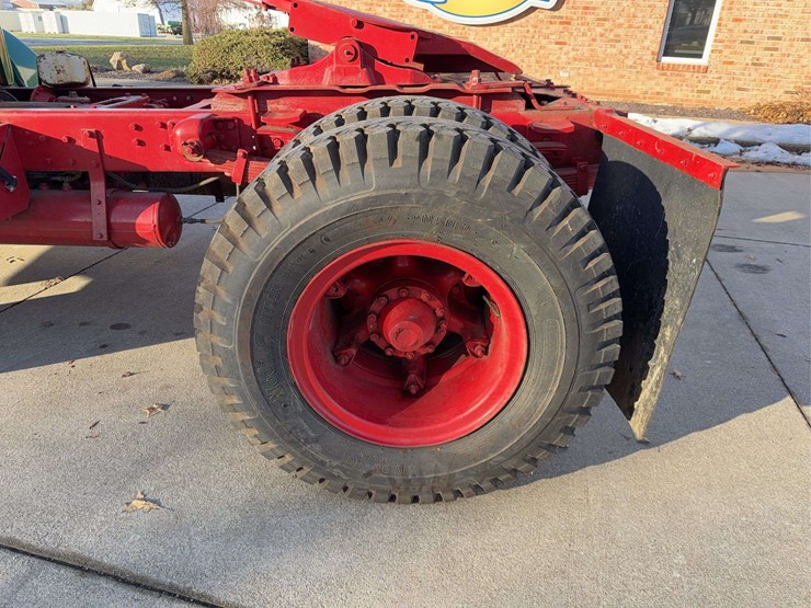 autocar-u70-truck-tractor-image-9