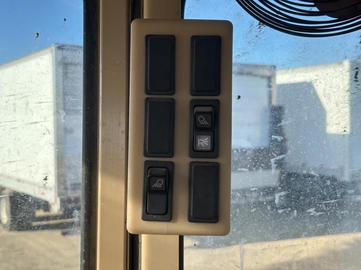 2006-caterpillar-143h-motor-grader-image-50