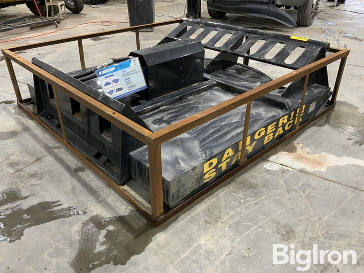 2025-massey-ferguson-730-image-5