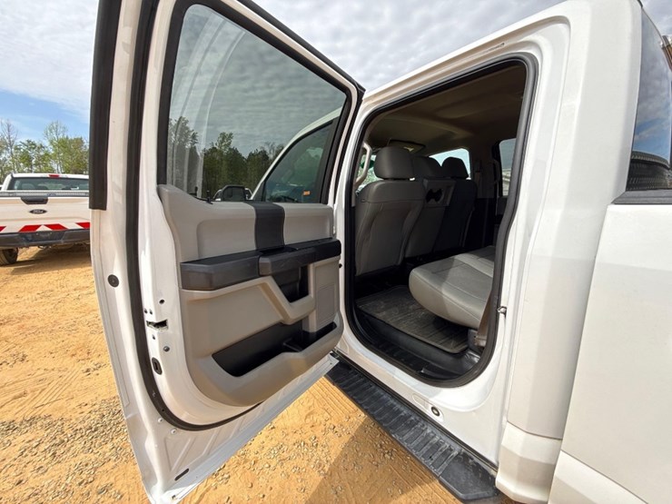 2019-ford-f150-xl-image-11