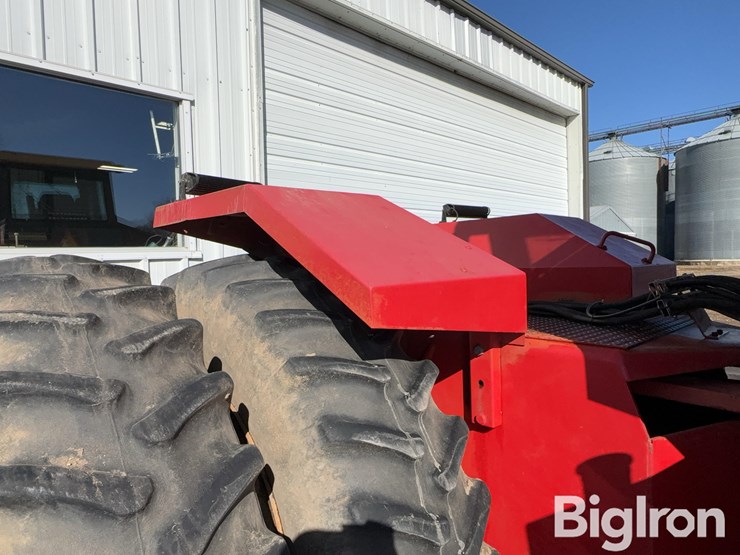 1982-versatile-835-image-18