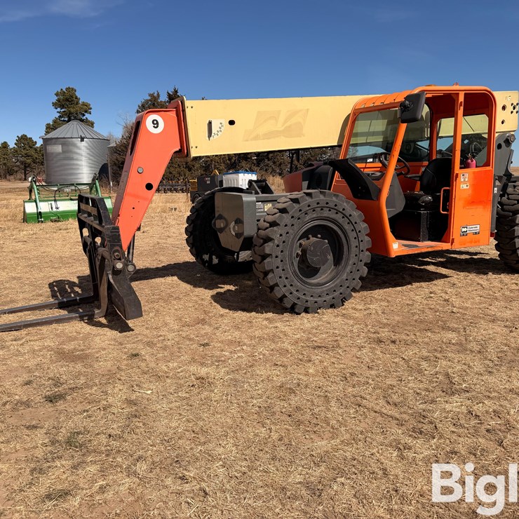 2012 JLG G9-43A