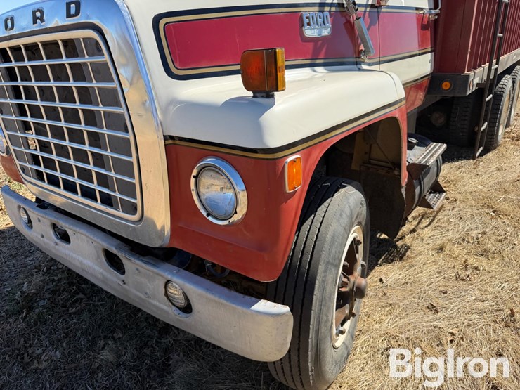 1977-ford-ln900-image-12