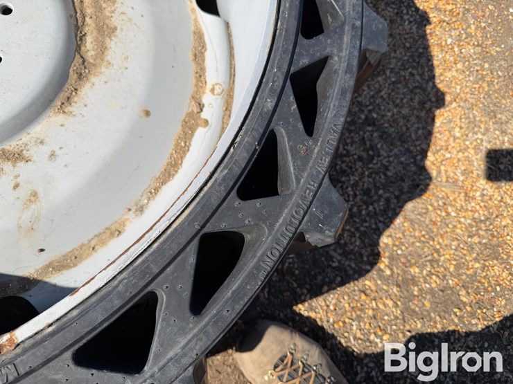 valley-revolution-47x15"-irrigation-tire-&-rim-image-10