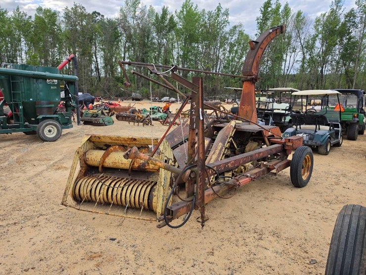 new-holland-717-image-1