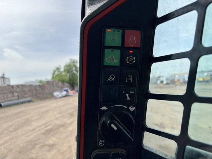 2021-bobcat-t66-image-26