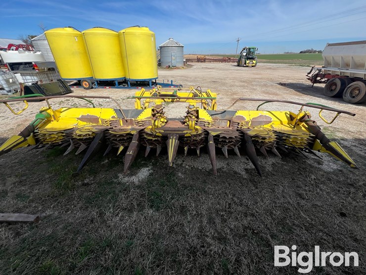 john-deere-688-image-2