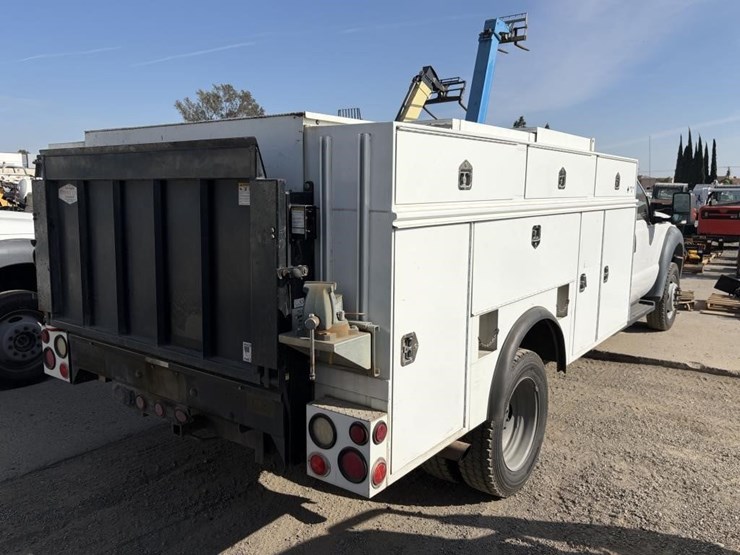 2016-ford-f550-sd-image-3