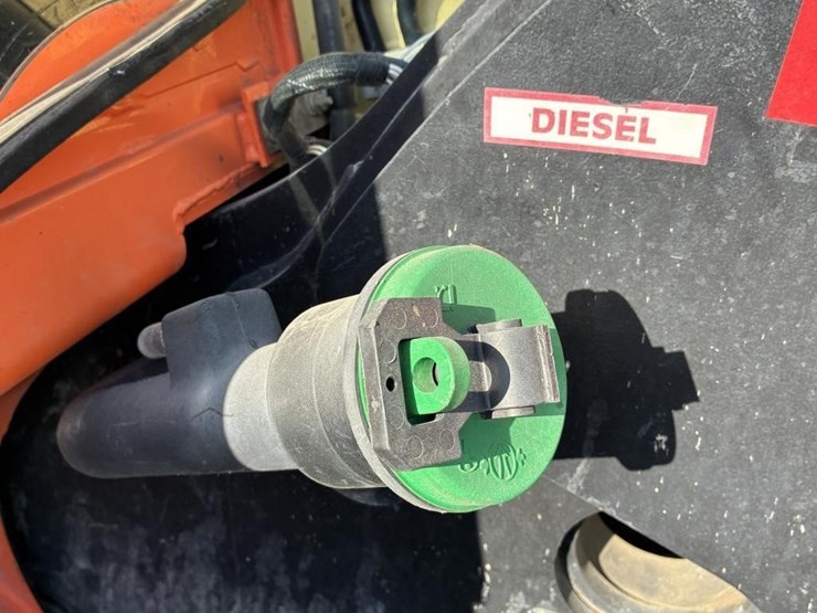 2015-jlg-g5-18a-image-10