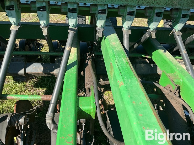 john-deere-1560-image-14