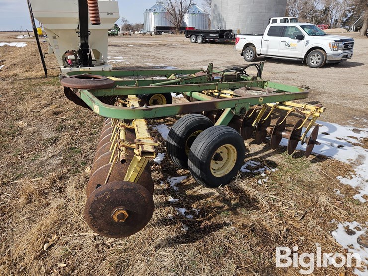 john-deere-210-image-5