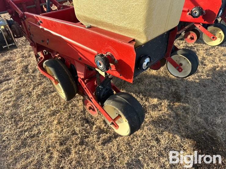 international-800-cyclo-air-image-15