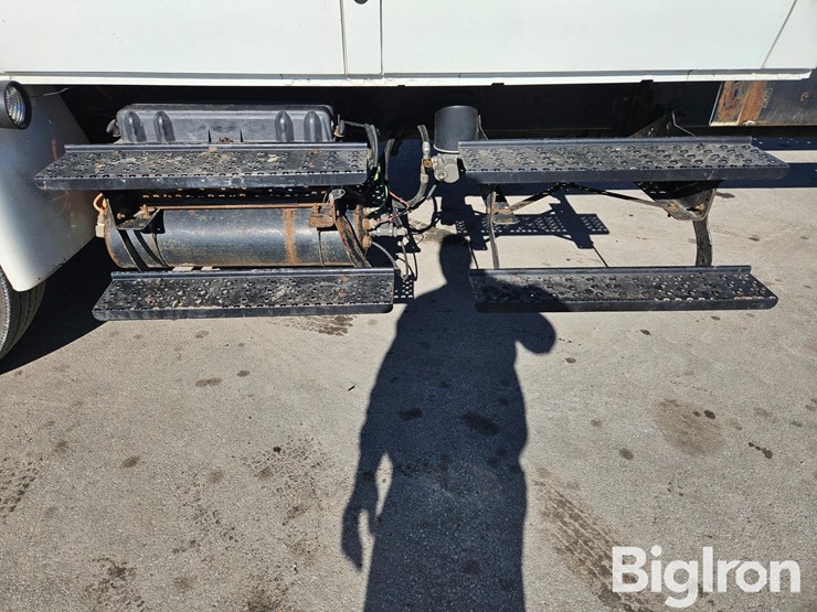 2008-international-4300-image-11